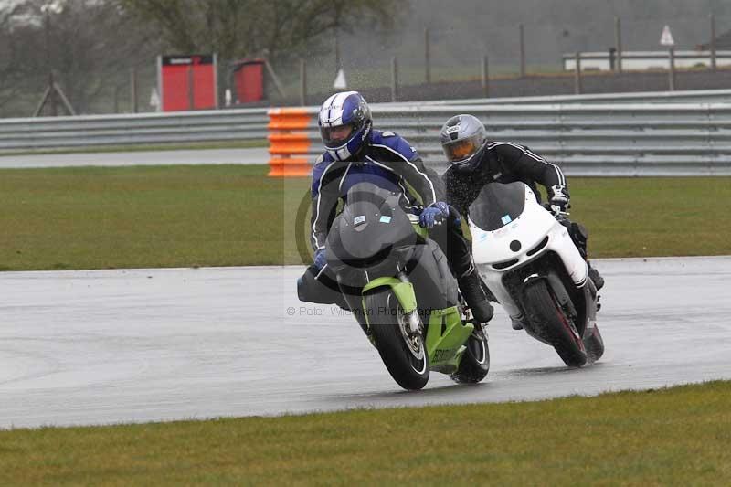 Motorcycle action photographs;Trackday digital images;event digital images;eventdigitalimages;no limits trackday;peter wileman photography;snetterton;snetterton circuit norfolk;snetterton photographs;trackday;trackday photos