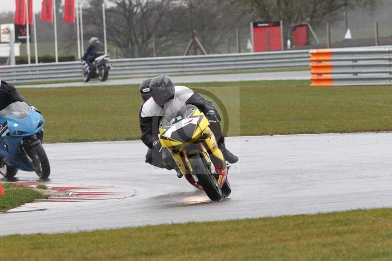 Motorcycle action photographs;Trackday digital images;event digital images;eventdigitalimages;no limits trackday;peter wileman photography;snetterton;snetterton circuit norfolk;snetterton photographs;trackday;trackday photos