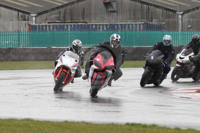 Motorcycle action photographs;Trackday digital images;event digital images;eventdigitalimages;no limits trackday;peter wileman photography;snetterton;snetterton circuit norfolk;snetterton photographs;trackday;trackday photos