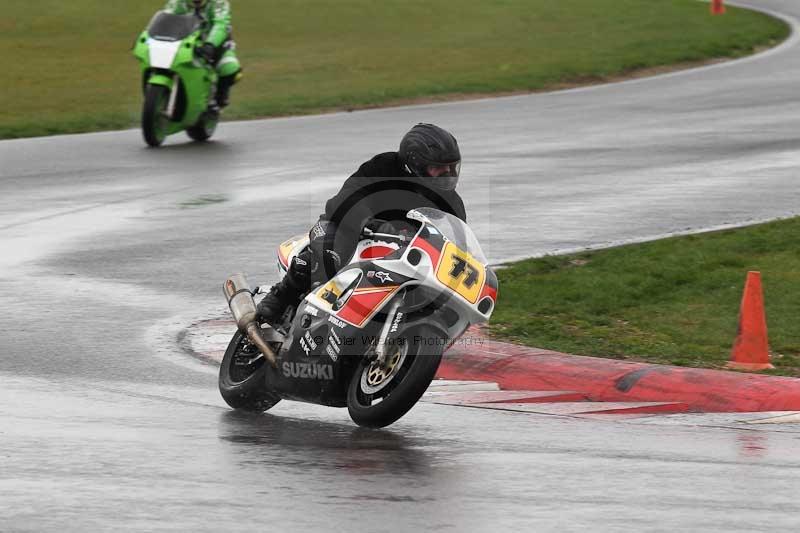 Motorcycle action photographs;Trackday digital images;event digital images;eventdigitalimages;no limits trackday;peter wileman photography;snetterton;snetterton circuit norfolk;snetterton photographs;trackday;trackday photos