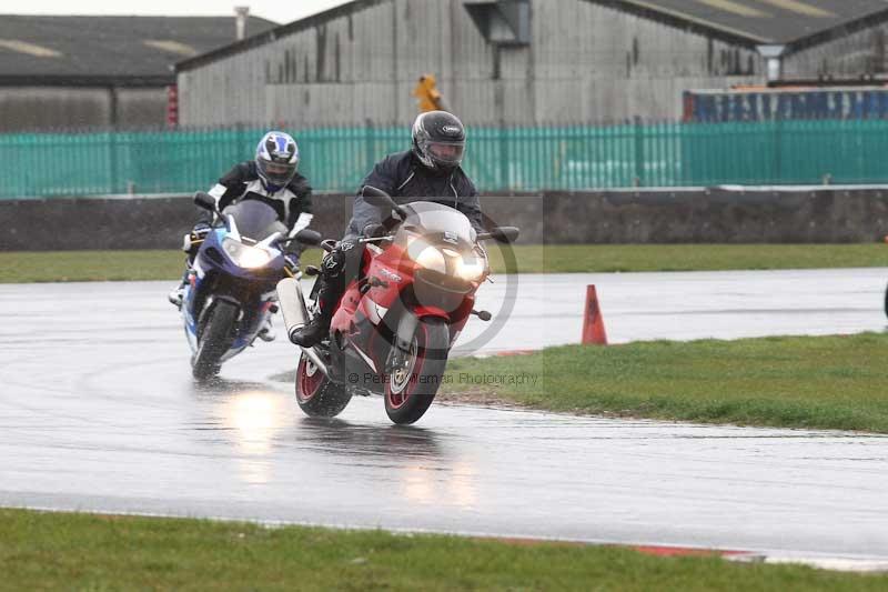 Motorcycle action photographs;Trackday digital images;event digital images;eventdigitalimages;no limits trackday;peter wileman photography;snetterton;snetterton circuit norfolk;snetterton photographs;trackday;trackday photos