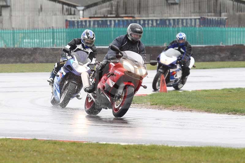 Motorcycle action photographs;Trackday digital images;event digital images;eventdigitalimages;no limits trackday;peter wileman photography;snetterton;snetterton circuit norfolk;snetterton photographs;trackday;trackday photos