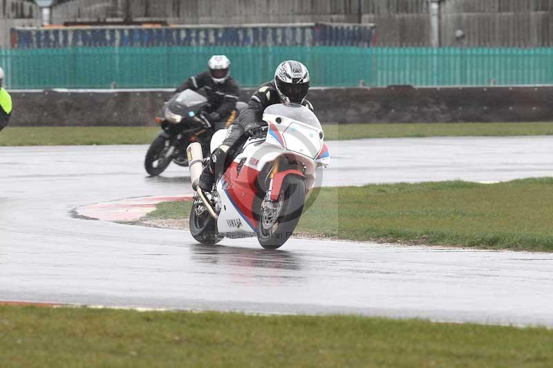 Motorcycle action photographs;Trackday digital images;event digital images;eventdigitalimages;no limits trackday;peter wileman photography;snetterton;snetterton circuit norfolk;snetterton photographs;trackday;trackday photos