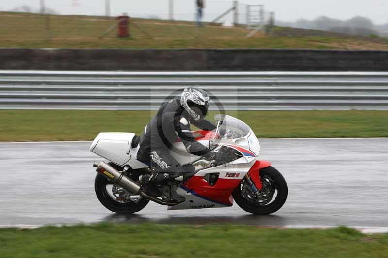 Motorcycle action photographs;Trackday digital images;event digital images;eventdigitalimages;no limits trackday;peter wileman photography;snetterton;snetterton circuit norfolk;snetterton photographs;trackday;trackday photos