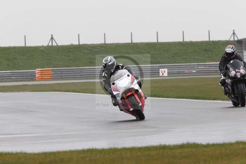 Motorcycle action photographs;Trackday digital images;event digital images;eventdigitalimages;no limits trackday;peter wileman photography;snetterton;snetterton circuit norfolk;snetterton photographs;trackday;trackday photos