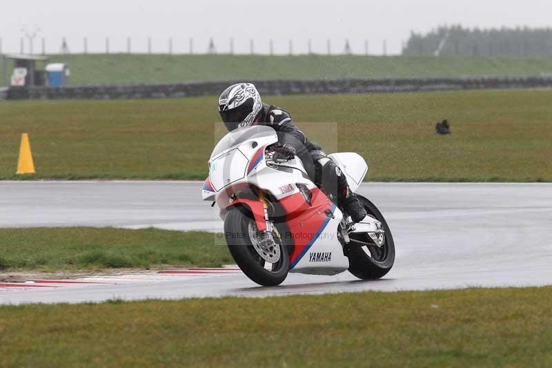 Motorcycle action photographs;Trackday digital images;event digital images;eventdigitalimages;no limits trackday;peter wileman photography;snetterton;snetterton circuit norfolk;snetterton photographs;trackday;trackday photos