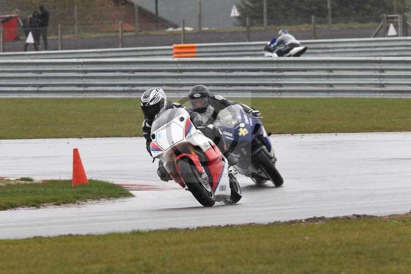 Motorcycle action photographs;Trackday digital images;event digital images;eventdigitalimages;no limits trackday;peter wileman photography;snetterton;snetterton circuit norfolk;snetterton photographs;trackday;trackday photos