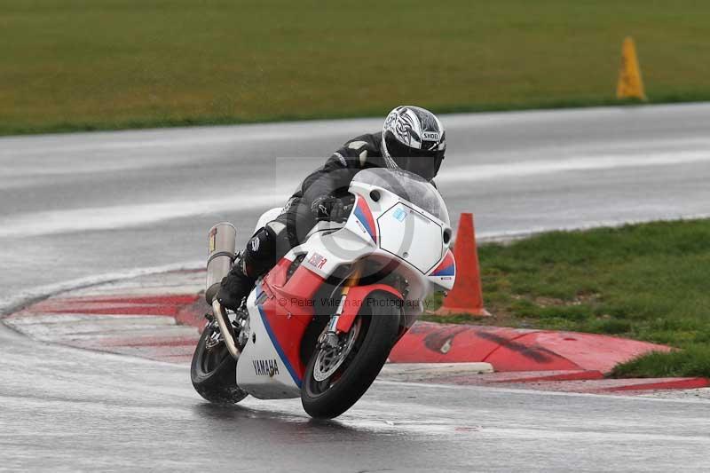 Motorcycle action photographs;Trackday digital images;event digital images;eventdigitalimages;no limits trackday;peter wileman photography;snetterton;snetterton circuit norfolk;snetterton photographs;trackday;trackday photos