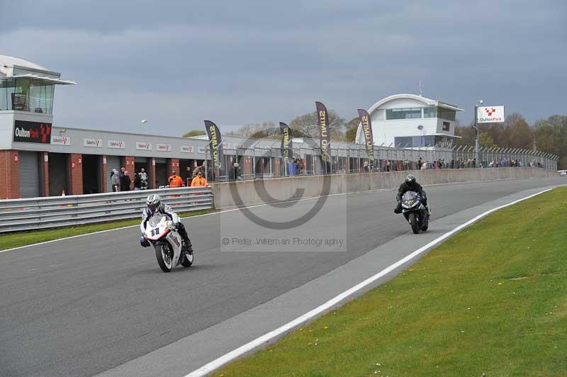 enduro digital images;event digital images;eventdigitalimages;no limits trackdays;oulton no limits trackday;oulton park cheshire;oulton trackday photographs;peter wileman photography;racing digital images;trackday digital images;trackday photos