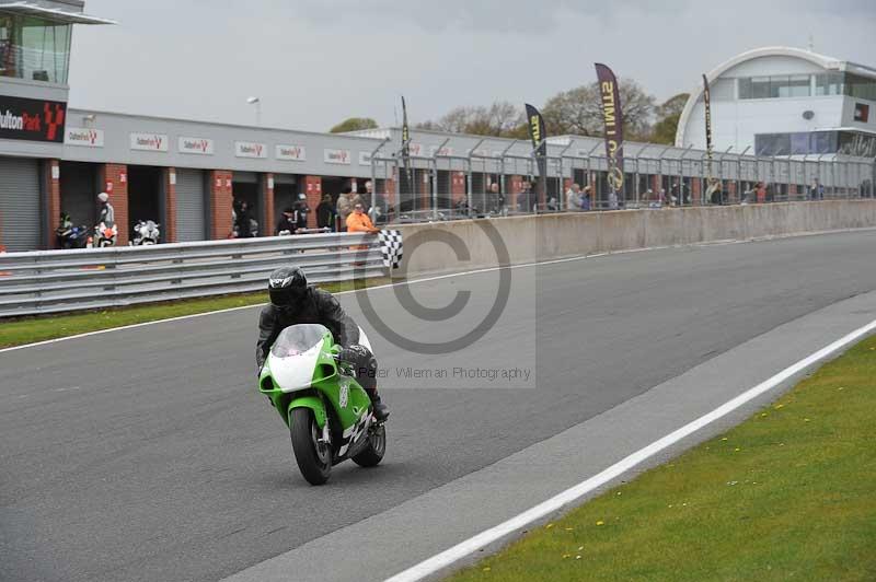 enduro digital images;event digital images;eventdigitalimages;no limits trackdays;oulton no limits trackday;oulton park cheshire;oulton trackday photographs;peter wileman photography;racing digital images;trackday digital images;trackday photos