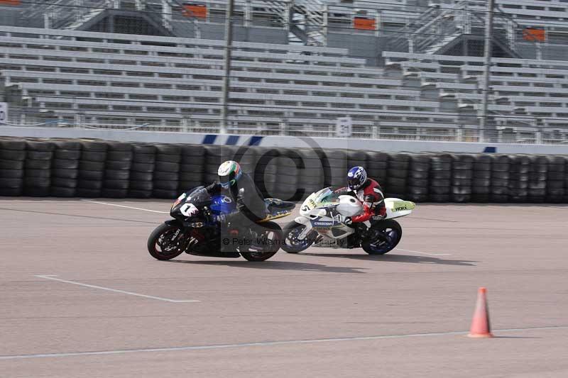 Rockingham no limits trackday;enduro digital images;event digital images;eventdigitalimages;no limits trackdays;peter wileman photography;racing digital images;rockingham raceway northamptonshire;rockingham trackday photographs;trackday digital images;trackday photos