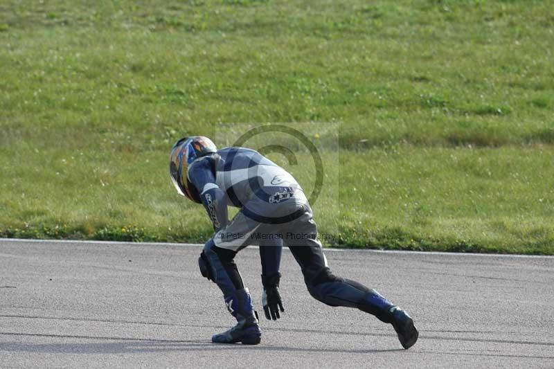 Rockingham no limits trackday;enduro digital images;event digital images;eventdigitalimages;no limits trackdays;peter wileman photography;racing digital images;rockingham raceway northamptonshire;rockingham trackday photographs;trackday digital images;trackday photos