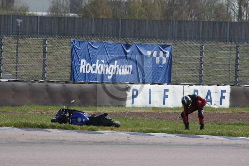 Rockingham no limits trackday;enduro digital images;event digital images;eventdigitalimages;no limits trackdays;peter wileman photography;racing digital images;rockingham raceway northamptonshire;rockingham trackday photographs;trackday digital images;trackday photos