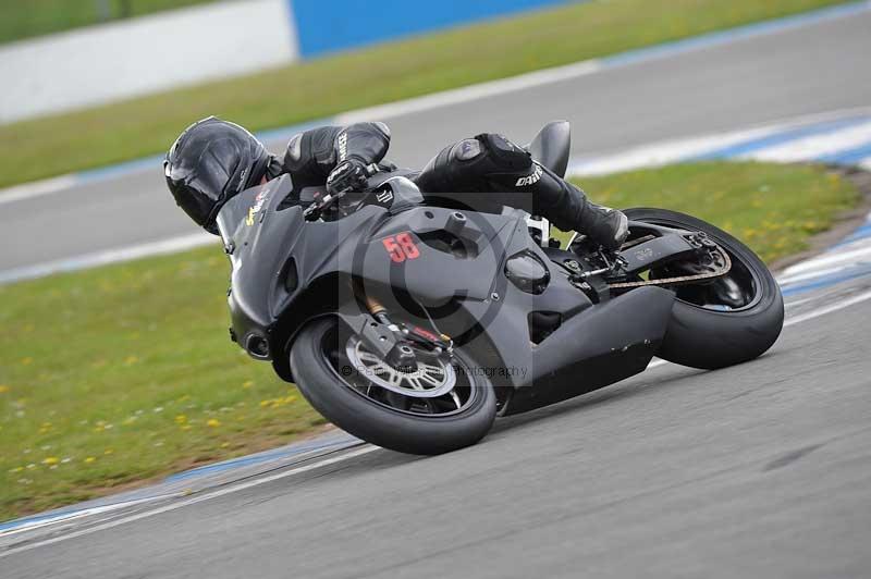 Motorcycle action photographs;donington;donington park leicestershire;donington photographs;event digital images;eventdigitalimages;no limits trackday;peter wileman photography;trackday;trackday digital images;trackday photos