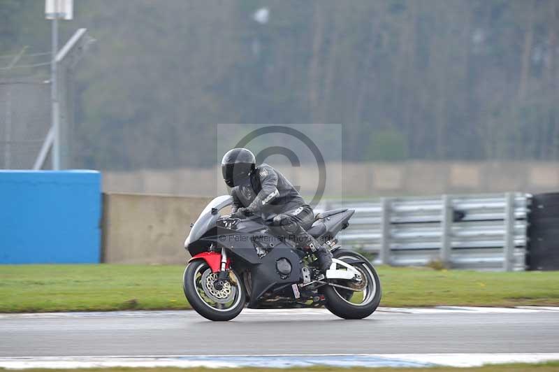 Motorcycle action photographs;donington;donington park leicestershire;donington photographs;event digital images;eventdigitalimages;no limits trackday;peter wileman photography;trackday;trackday digital images;trackday photos