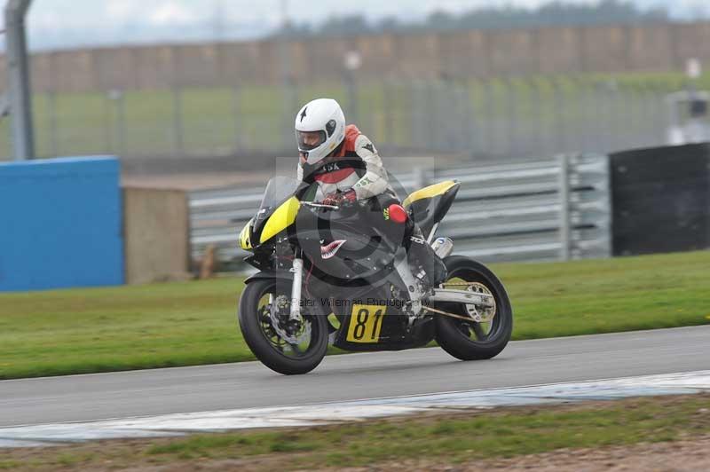 Motorcycle action photographs;donington;donington park leicestershire;donington photographs;event digital images;eventdigitalimages;no limits trackday;peter wileman photography;trackday;trackday digital images;trackday photos