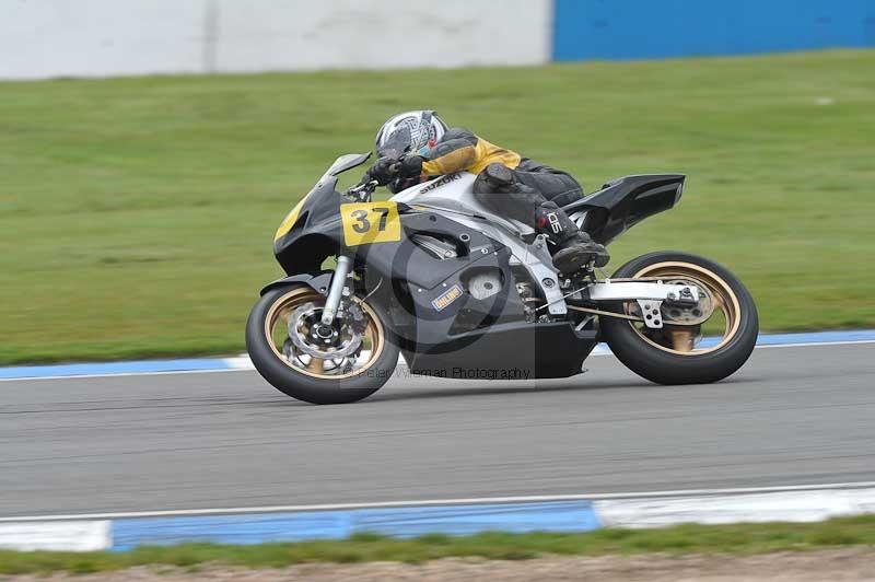 Motorcycle action photographs;donington;donington park leicestershire;donington photographs;event digital images;eventdigitalimages;no limits trackday;peter wileman photography;trackday;trackday digital images;trackday photos