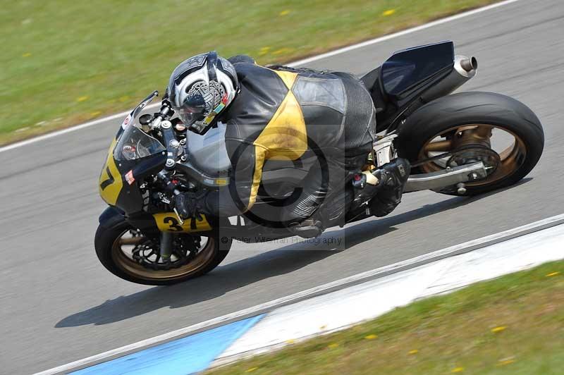 Motorcycle action photographs;donington;donington park leicestershire;donington photographs;event digital images;eventdigitalimages;no limits trackday;peter wileman photography;trackday;trackday digital images;trackday photos