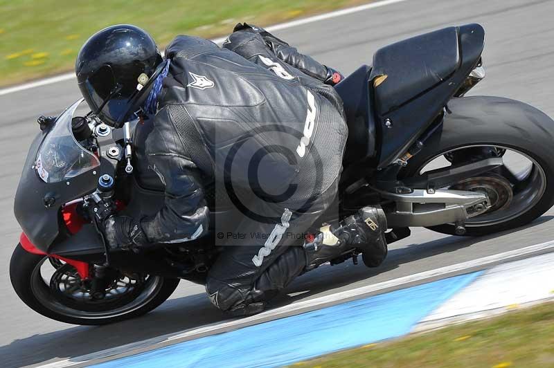 Motorcycle action photographs;donington;donington park leicestershire;donington photographs;event digital images;eventdigitalimages;no limits trackday;peter wileman photography;trackday;trackday digital images;trackday photos