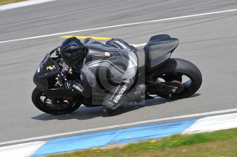 Motorcycle action photographs;donington;donington park leicestershire;donington photographs;event digital images;eventdigitalimages;no limits trackday;peter wileman photography;trackday;trackday digital images;trackday photos