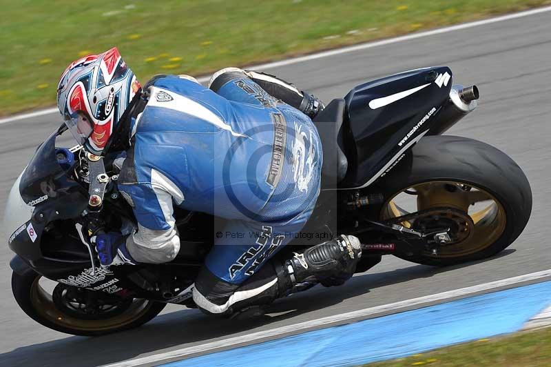 Motorcycle action photographs;donington;donington park leicestershire;donington photographs;event digital images;eventdigitalimages;no limits trackday;peter wileman photography;trackday;trackday digital images;trackday photos