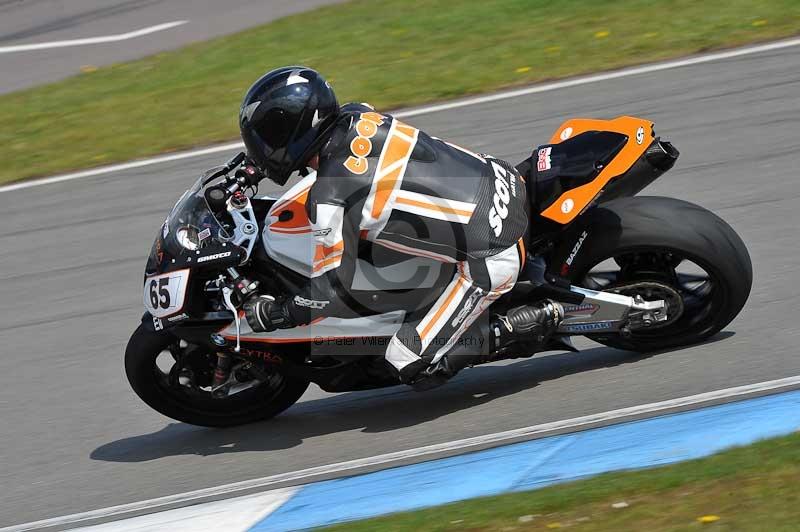 Motorcycle action photographs;donington;donington park leicestershire;donington photographs;event digital images;eventdigitalimages;no limits trackday;peter wileman photography;trackday;trackday digital images;trackday photos