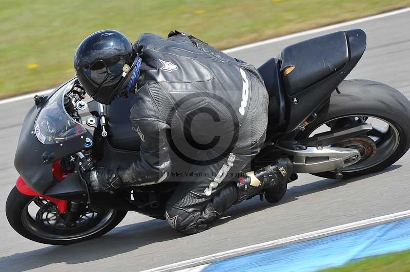 Motorcycle action photographs;donington;donington park leicestershire;donington photographs;event digital images;eventdigitalimages;no limits trackday;peter wileman photography;trackday;trackday digital images;trackday photos