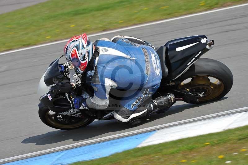 Motorcycle action photographs;donington;donington park leicestershire;donington photographs;event digital images;eventdigitalimages;no limits trackday;peter wileman photography;trackday;trackday digital images;trackday photos