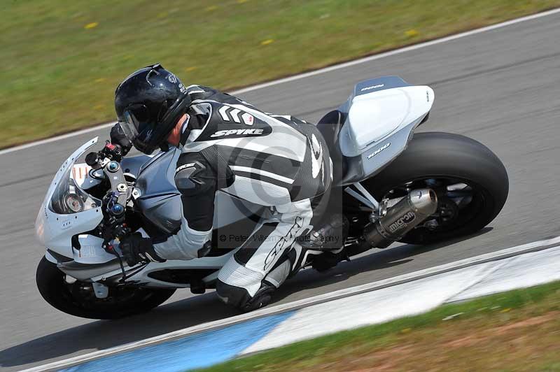 Motorcycle action photographs;donington;donington park leicestershire;donington photographs;event digital images;eventdigitalimages;no limits trackday;peter wileman photography;trackday;trackday digital images;trackday photos