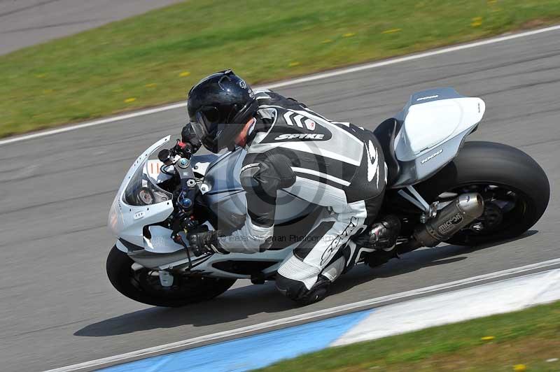 Motorcycle action photographs;donington;donington park leicestershire;donington photographs;event digital images;eventdigitalimages;no limits trackday;peter wileman photography;trackday;trackday digital images;trackday photos