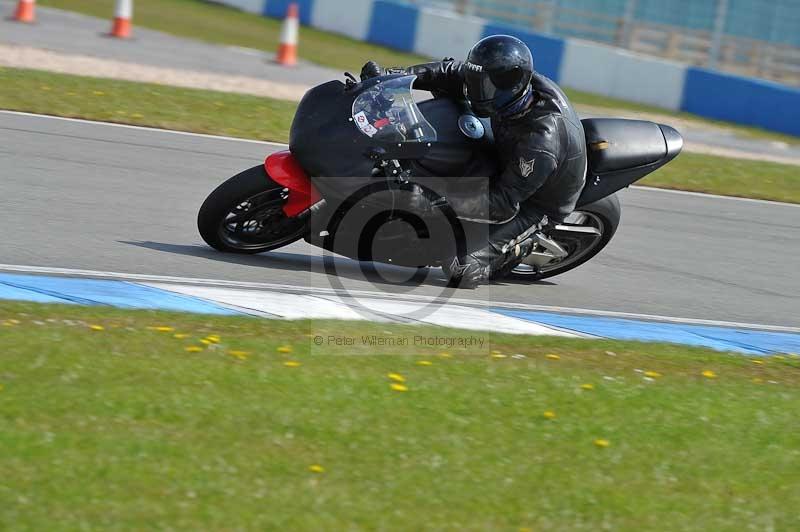 Motorcycle action photographs;donington;donington park leicestershire;donington photographs;event digital images;eventdigitalimages;no limits trackday;peter wileman photography;trackday;trackday digital images;trackday photos