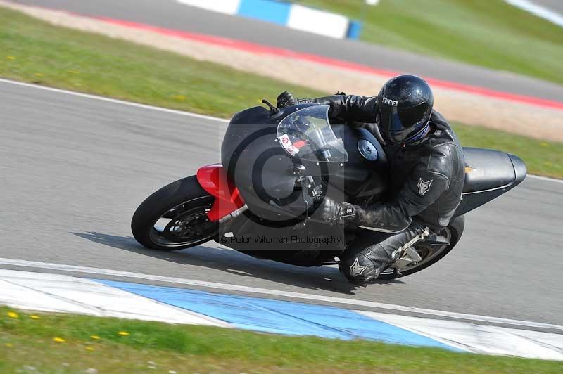 Motorcycle action photographs;donington;donington park leicestershire;donington photographs;event digital images;eventdigitalimages;no limits trackday;peter wileman photography;trackday;trackday digital images;trackday photos