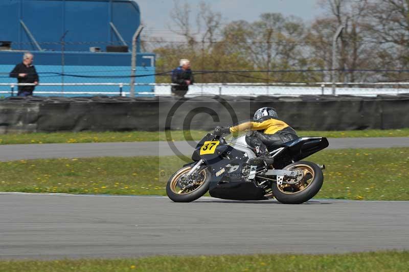 Motorcycle action photographs;donington;donington park leicestershire;donington photographs;event digital images;eventdigitalimages;no limits trackday;peter wileman photography;trackday;trackday digital images;trackday photos