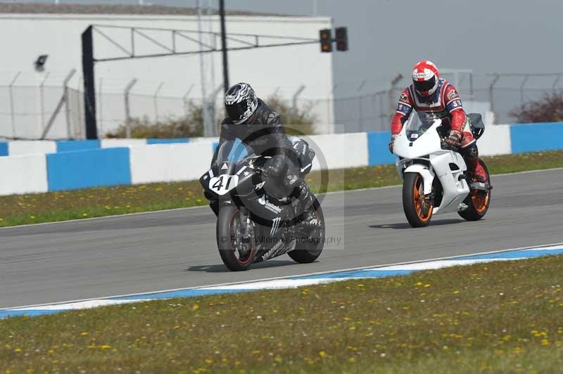 Motorcycle action photographs;donington;donington park leicestershire;donington photographs;event digital images;eventdigitalimages;no limits trackday;peter wileman photography;trackday;trackday digital images;trackday photos