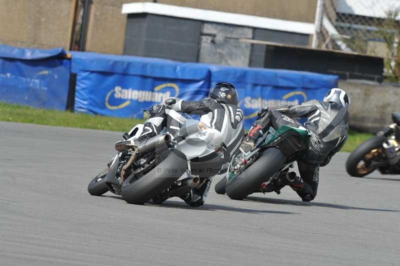 Motorcycle action photographs;donington;donington park leicestershire;donington photographs;event digital images;eventdigitalimages;no limits trackday;peter wileman photography;trackday;trackday digital images;trackday photos