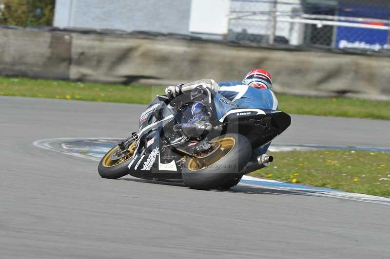 Motorcycle action photographs;donington;donington park leicestershire;donington photographs;event digital images;eventdigitalimages;no limits trackday;peter wileman photography;trackday;trackday digital images;trackday photos