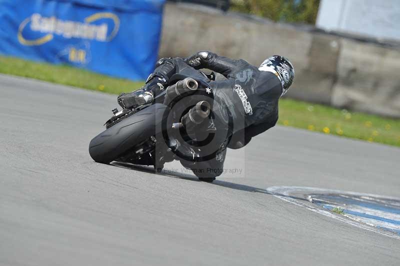 Motorcycle action photographs;donington;donington park leicestershire;donington photographs;event digital images;eventdigitalimages;no limits trackday;peter wileman photography;trackday;trackday digital images;trackday photos