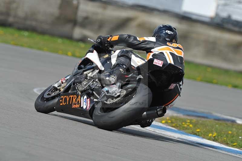 Motorcycle action photographs;donington;donington park leicestershire;donington photographs;event digital images;eventdigitalimages;no limits trackday;peter wileman photography;trackday;trackday digital images;trackday photos