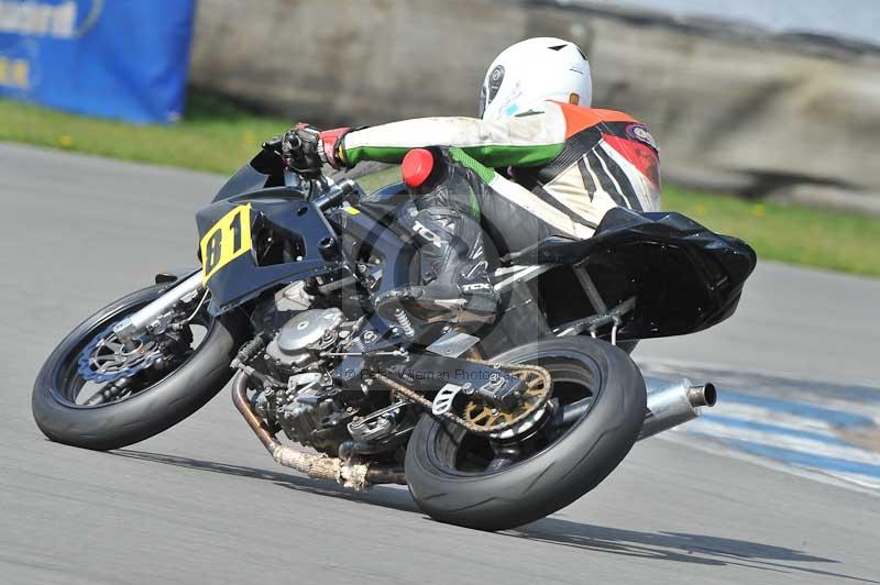 Motorcycle action photographs;donington;donington park leicestershire;donington photographs;event digital images;eventdigitalimages;no limits trackday;peter wileman photography;trackday;trackday digital images;trackday photos