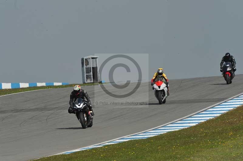 Motorcycle action photographs;donington;donington park leicestershire;donington photographs;event digital images;eventdigitalimages;no limits trackday;peter wileman photography;trackday;trackday digital images;trackday photos