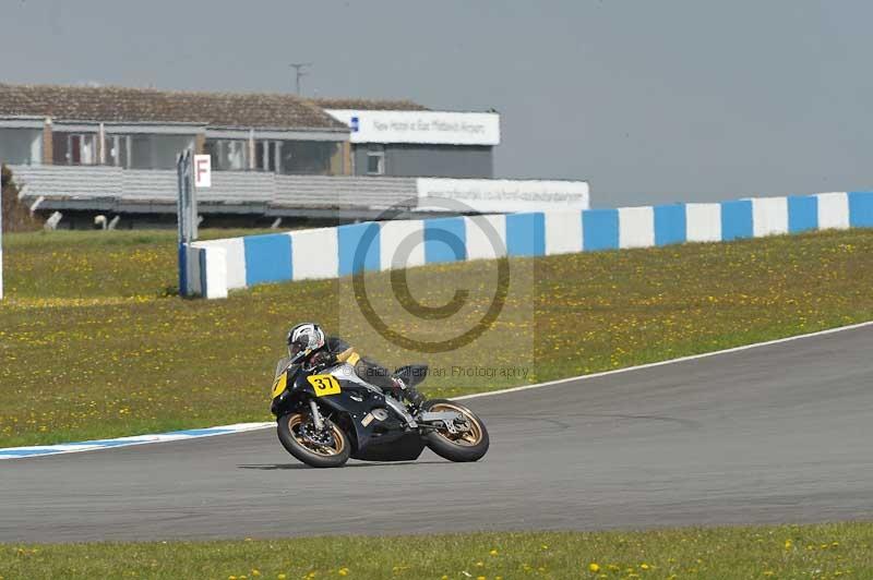 Motorcycle action photographs;donington;donington park leicestershire;donington photographs;event digital images;eventdigitalimages;no limits trackday;peter wileman photography;trackday;trackday digital images;trackday photos