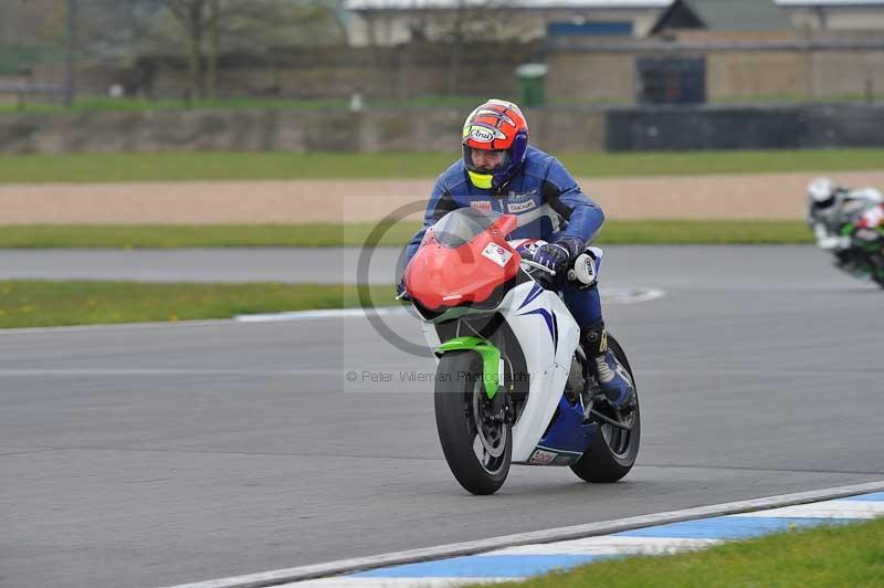 Motorcycle action photographs;donington;donington park leicestershire;donington photographs;event digital images;eventdigitalimages;no limits trackday;peter wileman photography;trackday;trackday digital images;trackday photos