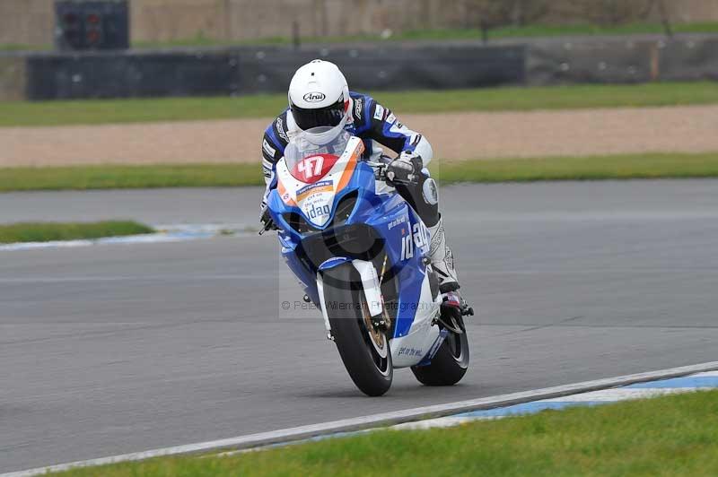 Motorcycle action photographs;donington;donington park leicestershire;donington photographs;event digital images;eventdigitalimages;no limits trackday;peter wileman photography;trackday;trackday digital images;trackday photos