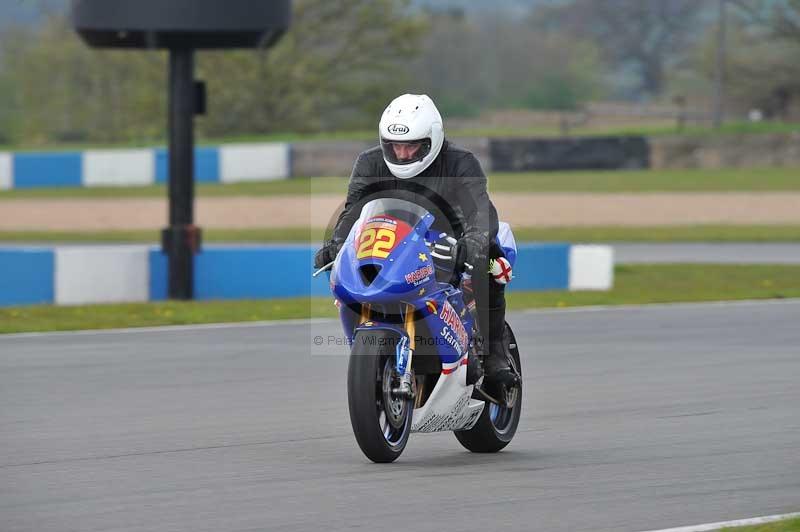 Motorcycle action photographs;donington;donington park leicestershire;donington photographs;event digital images;eventdigitalimages;no limits trackday;peter wileman photography;trackday;trackday digital images;trackday photos