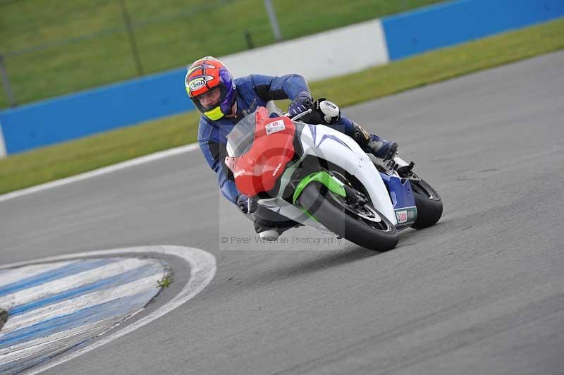 Motorcycle action photographs;donington;donington park leicestershire;donington photographs;event digital images;eventdigitalimages;no limits trackday;peter wileman photography;trackday;trackday digital images;trackday photos