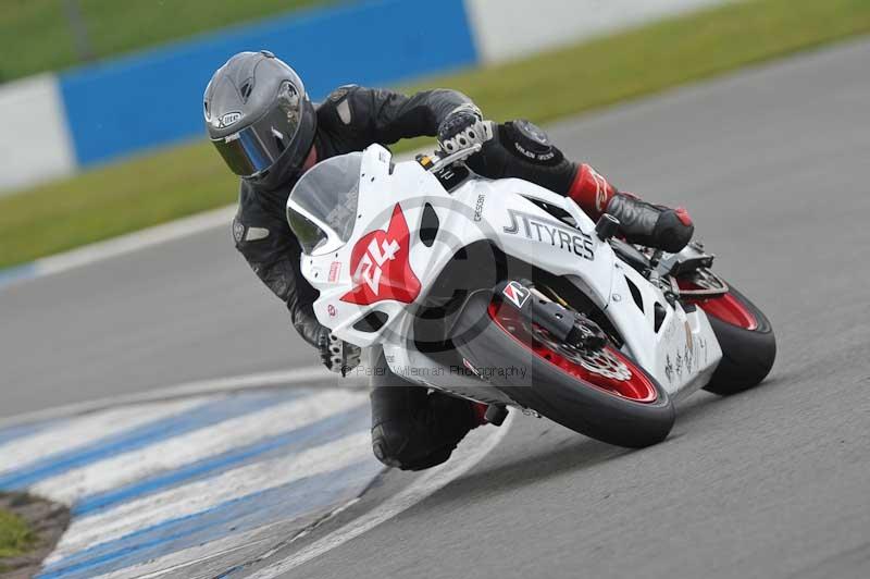 Motorcycle action photographs;donington;donington park leicestershire;donington photographs;event digital images;eventdigitalimages;no limits trackday;peter wileman photography;trackday;trackday digital images;trackday photos