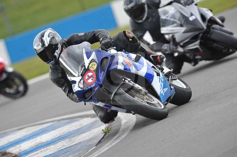 Motorcycle action photographs;donington;donington park leicestershire;donington photographs;event digital images;eventdigitalimages;no limits trackday;peter wileman photography;trackday;trackday digital images;trackday photos