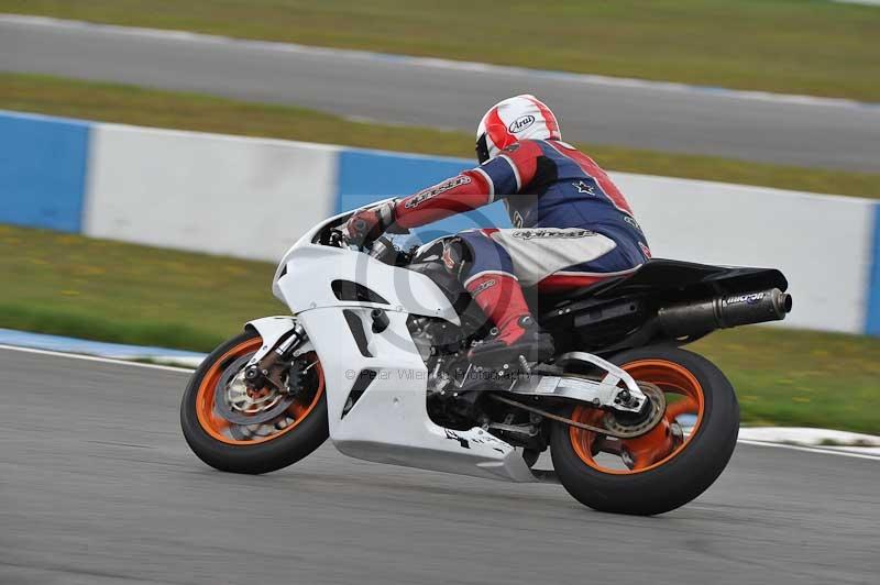 Motorcycle action photographs;donington;donington park leicestershire;donington photographs;event digital images;eventdigitalimages;no limits trackday;peter wileman photography;trackday;trackday digital images;trackday photos