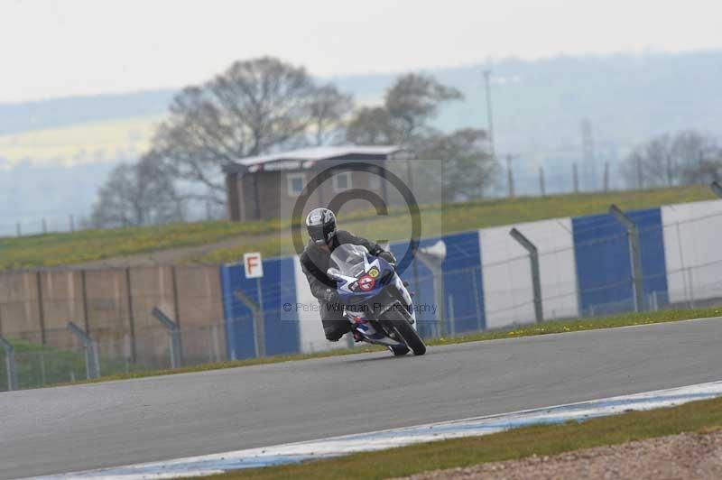 Motorcycle action photographs;donington;donington park leicestershire;donington photographs;event digital images;eventdigitalimages;no limits trackday;peter wileman photography;trackday;trackday digital images;trackday photos