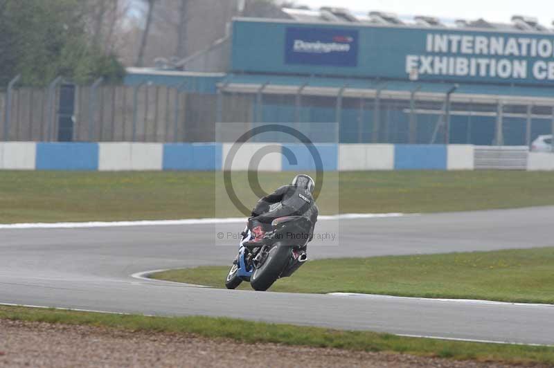 Motorcycle action photographs;donington;donington park leicestershire;donington photographs;event digital images;eventdigitalimages;no limits trackday;peter wileman photography;trackday;trackday digital images;trackday photos